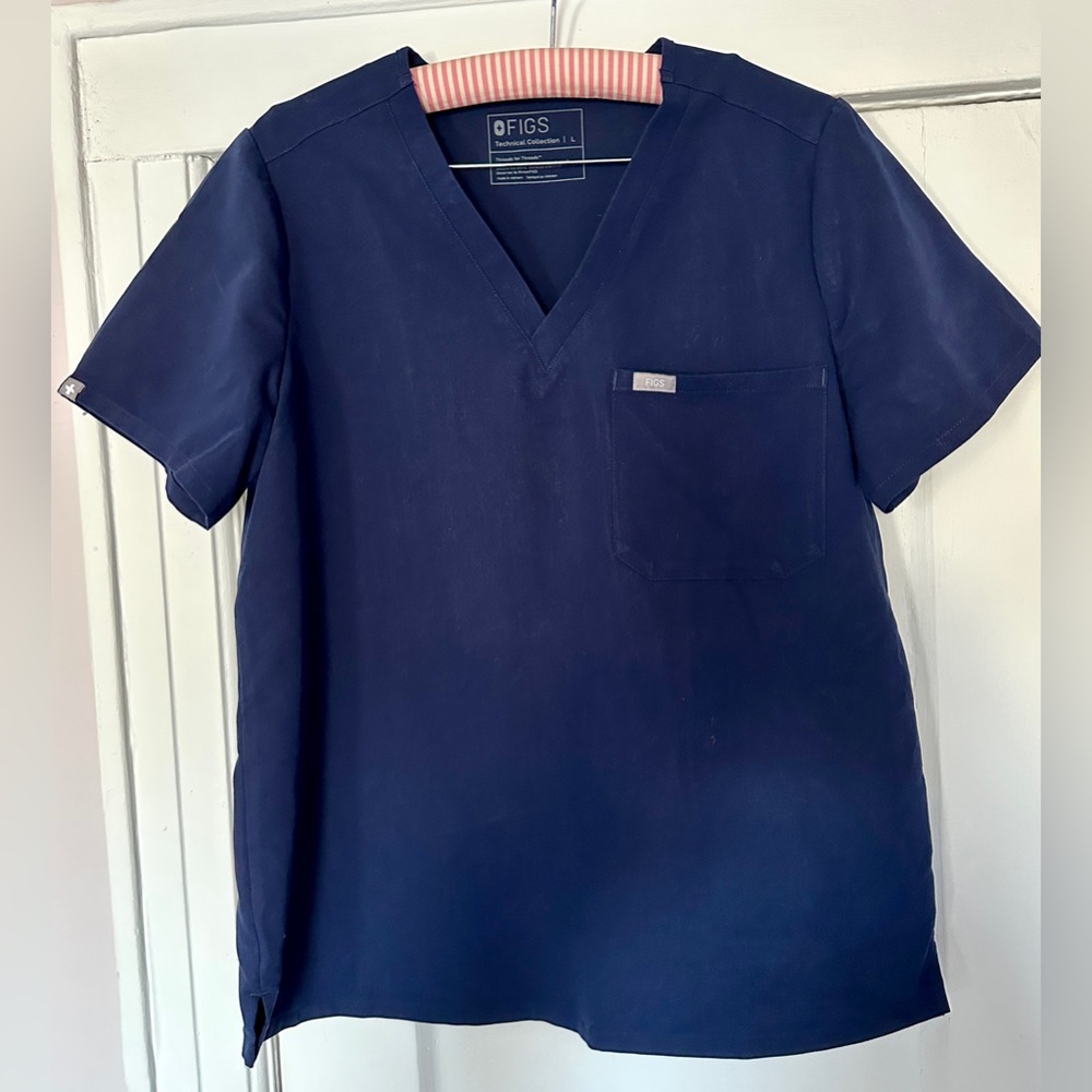 Navy FIGS Scrub Set size L